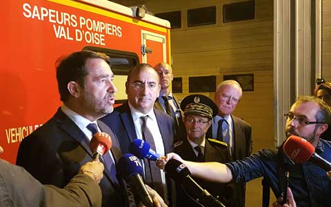 Le ministre de l'Intérieur Christophe Castaner à la rencontre des sapeurs-pompiers
