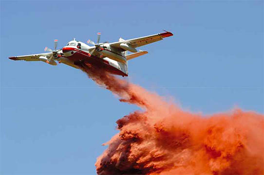 Avion bombardier d'eau "Tracker" de la Sécurité civile – © Sécurité civile