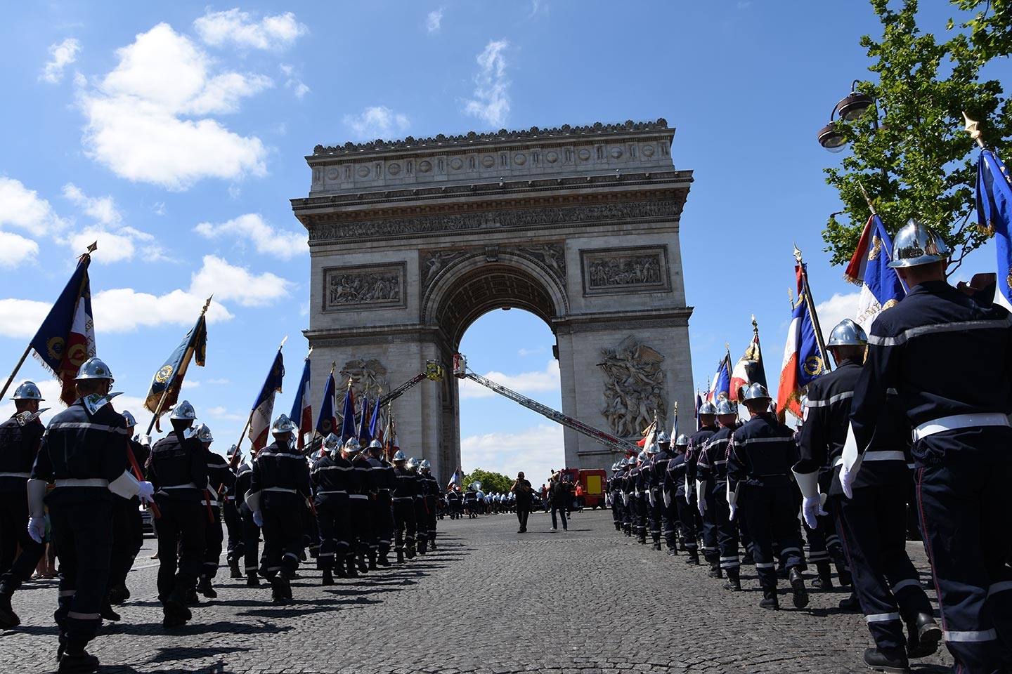 JNSP2017 - Sapeurs-pompiers de France en marche vers Arc de Triomphe
